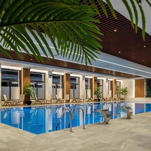 Single Room swimming pool access